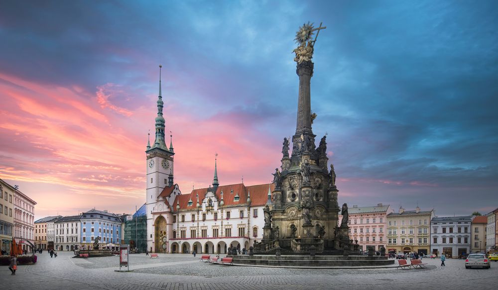 Co sídlí v Olomouci?